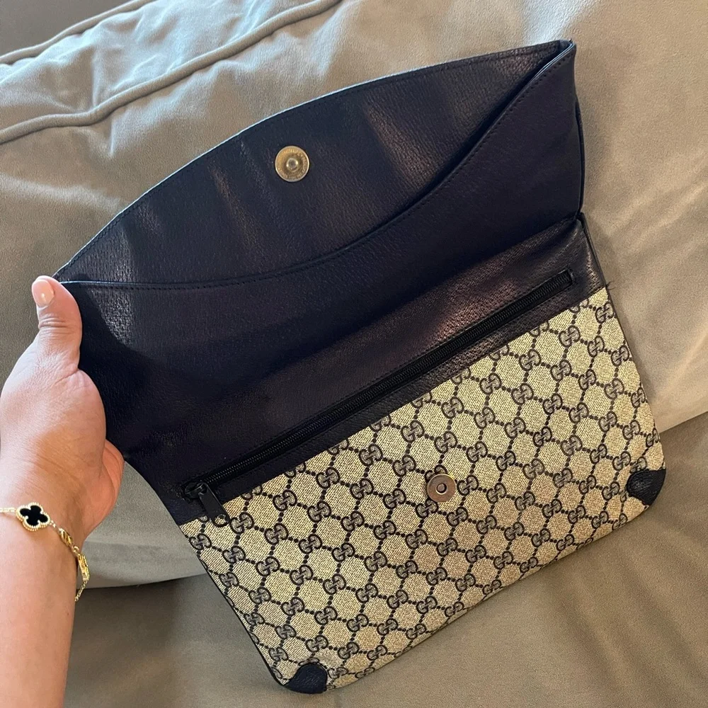 Vintage Gucci clutch - Picture 4 of 15